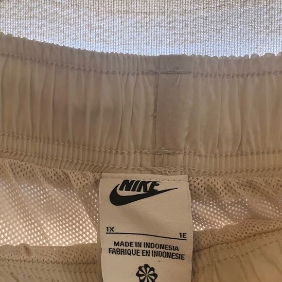 Nike Tan Windbreaker Crops Size 1X - Picture 9 of 10